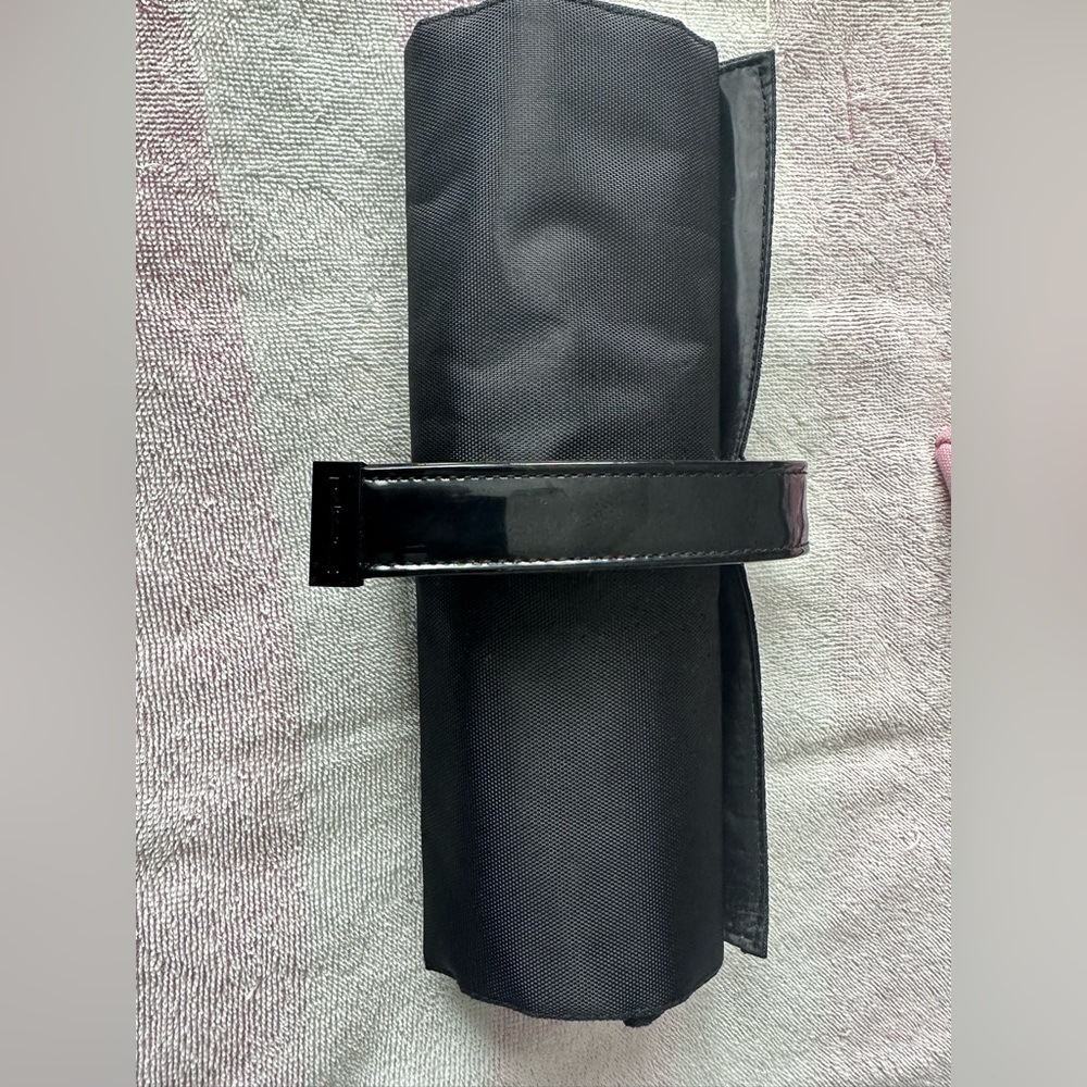 Mac brush travel roll